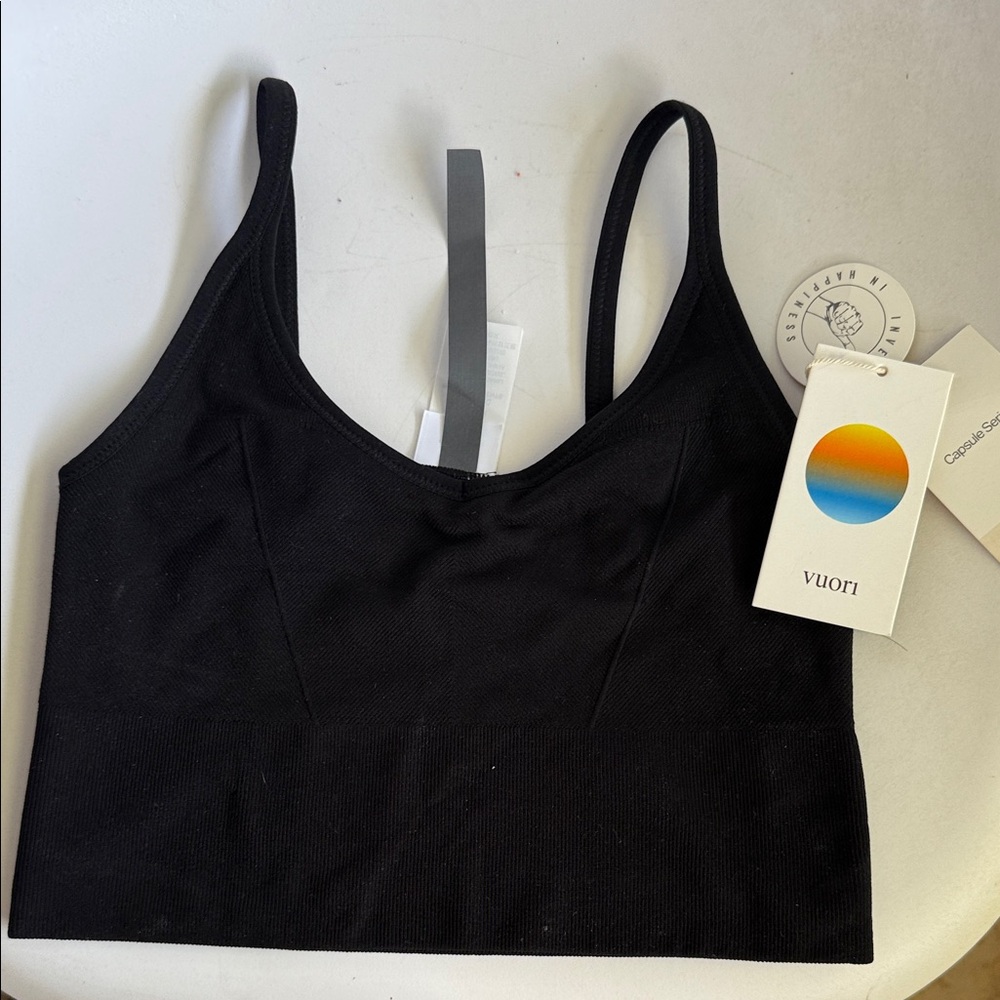 Vuori Capsule Series quince seamless Crop Black Tank Top